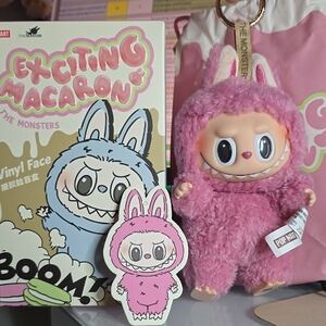 LABUBU Exciting Macaron - Lychee Berry